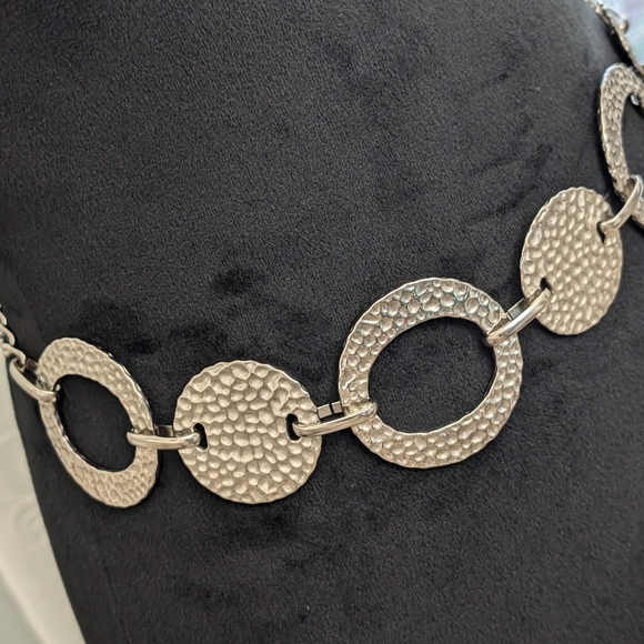 Chico's Pebbled Silver Tone Chain Belt, 50" - Picture 4 of 11